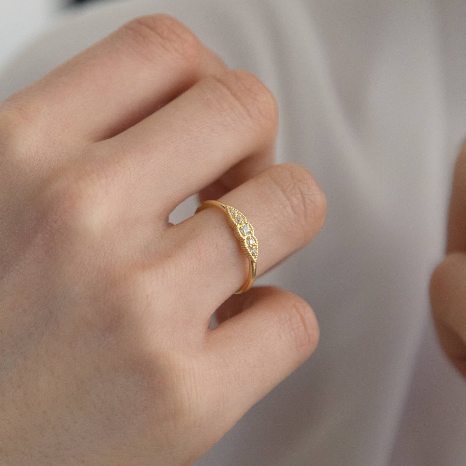 טבעת זהב מיוחדת עם חמישה יהלומים