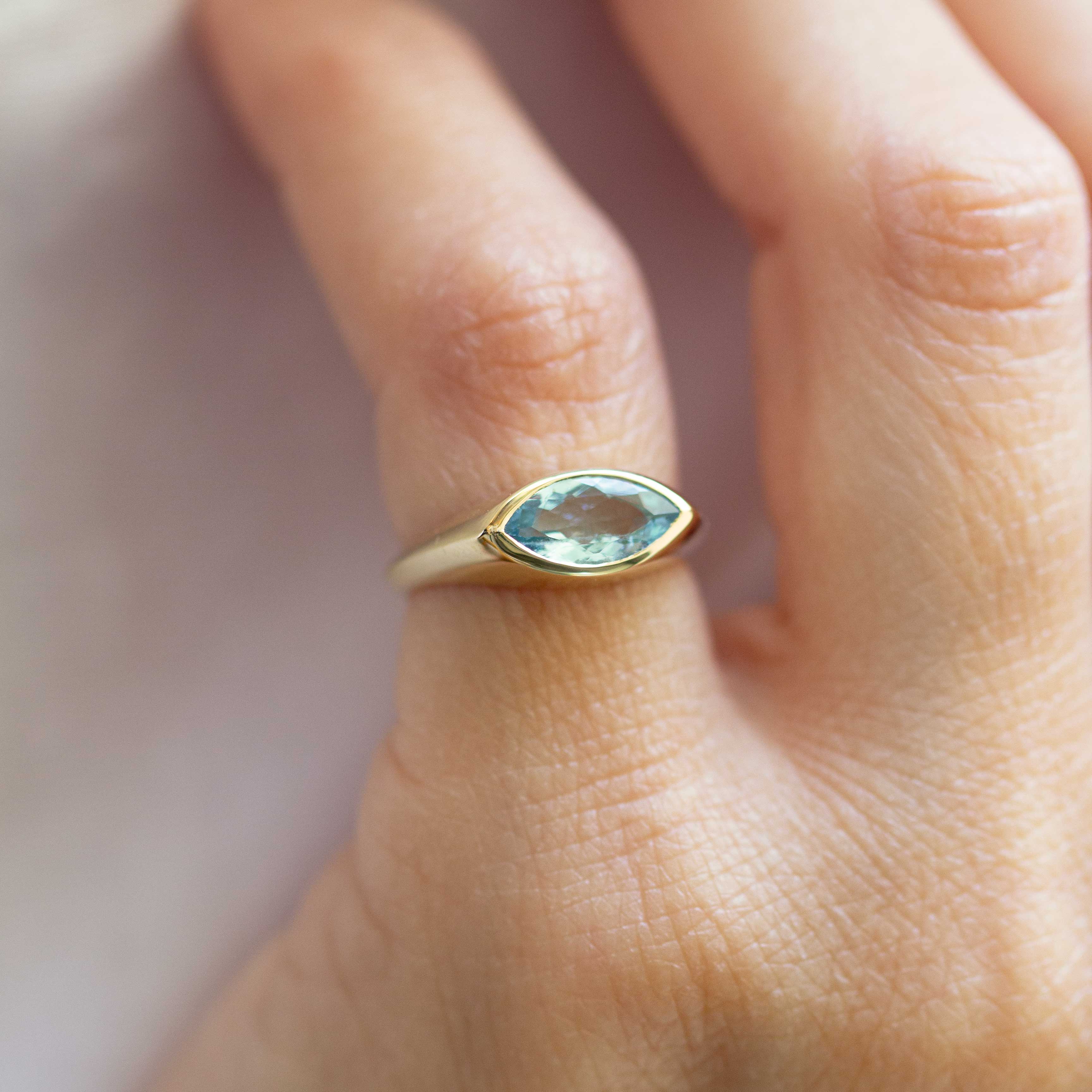 טבעת חותם שחר אקוומרין