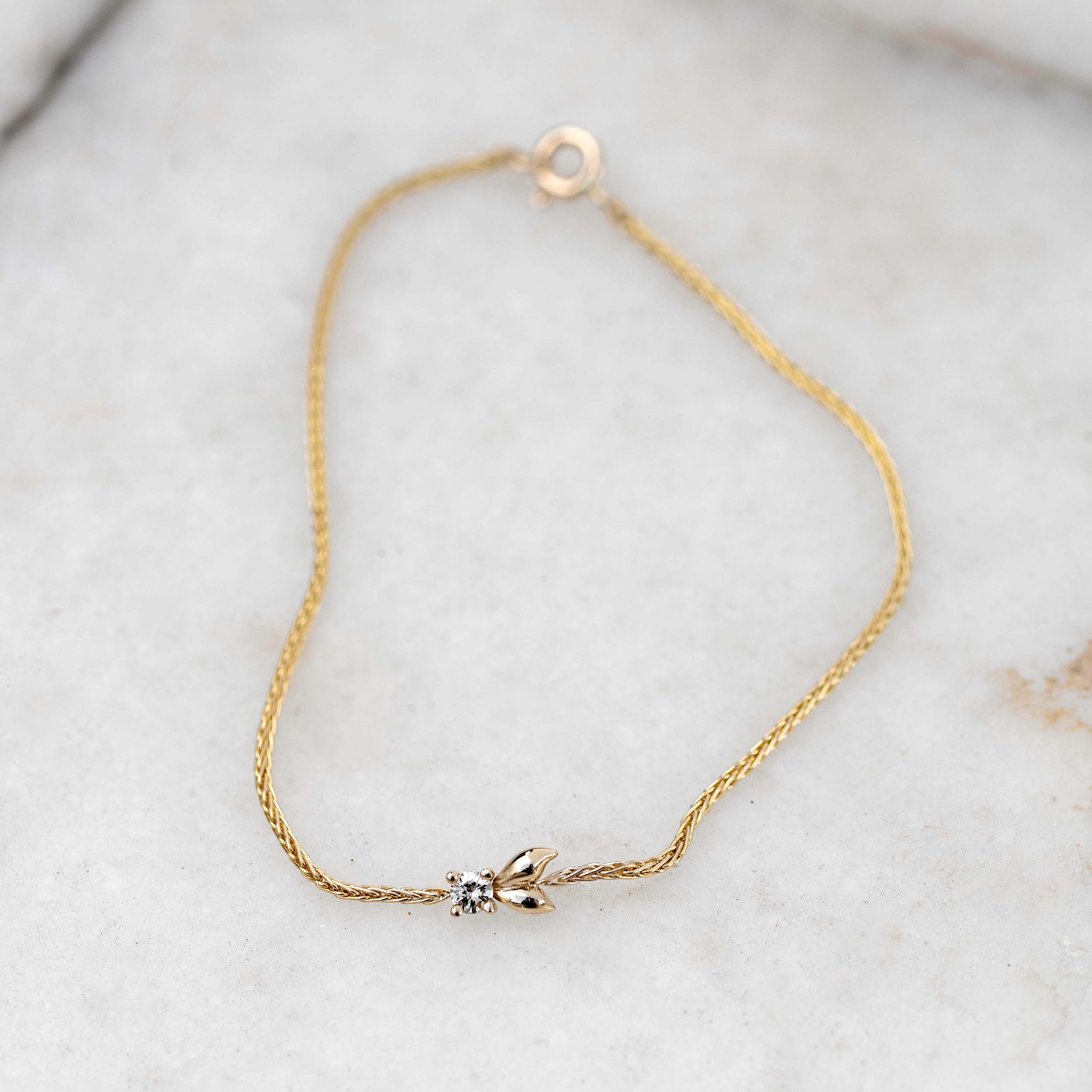 צמידי זהב עדינים בהשראת הטבע